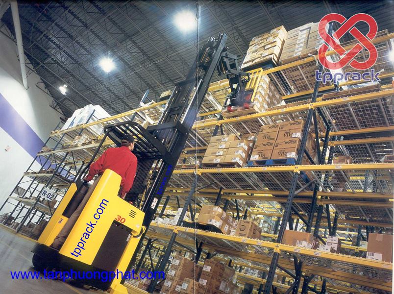 Quy trình triển khai dự án kệ kho chuyên nghiệp tại TPPRACK