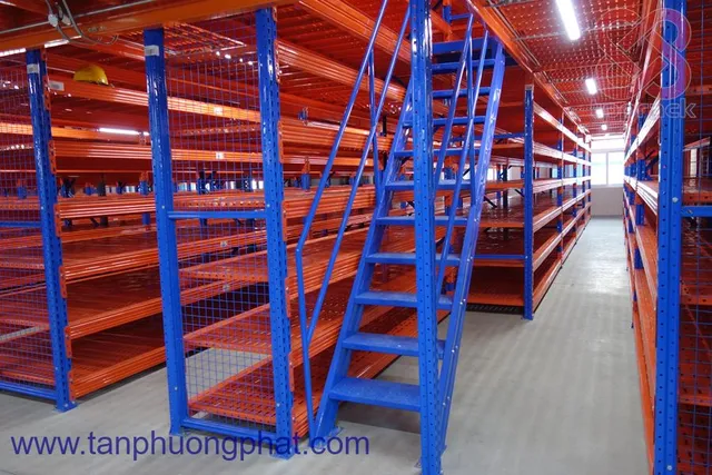 Kệ thép kết hợp sàn chứa hàng