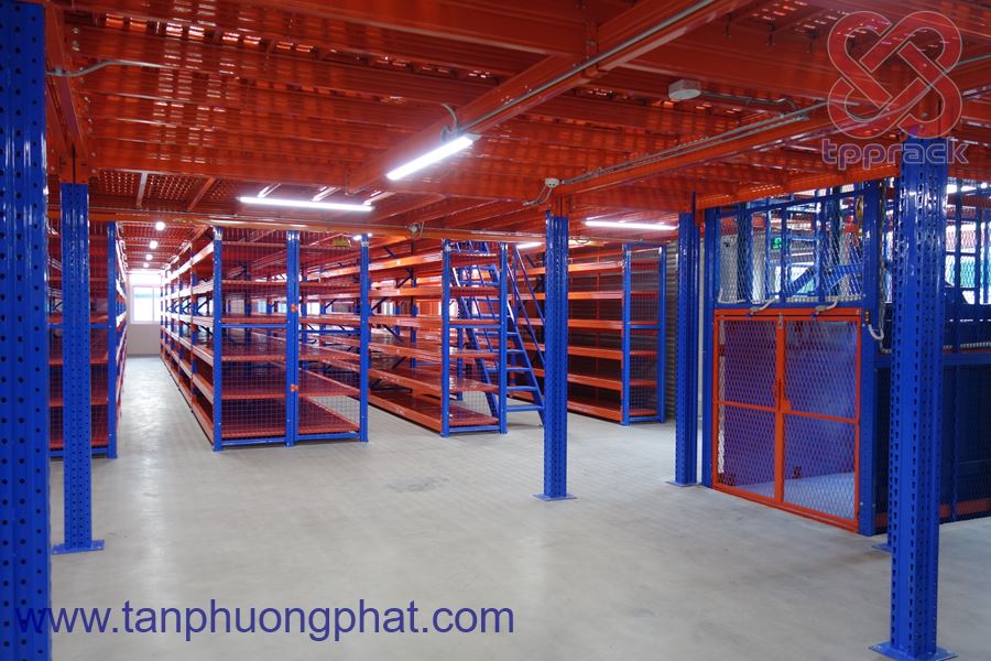 Sàn thép nhiều tầng – Giải pháp mở rộng không gian lưu trữ và vận hành