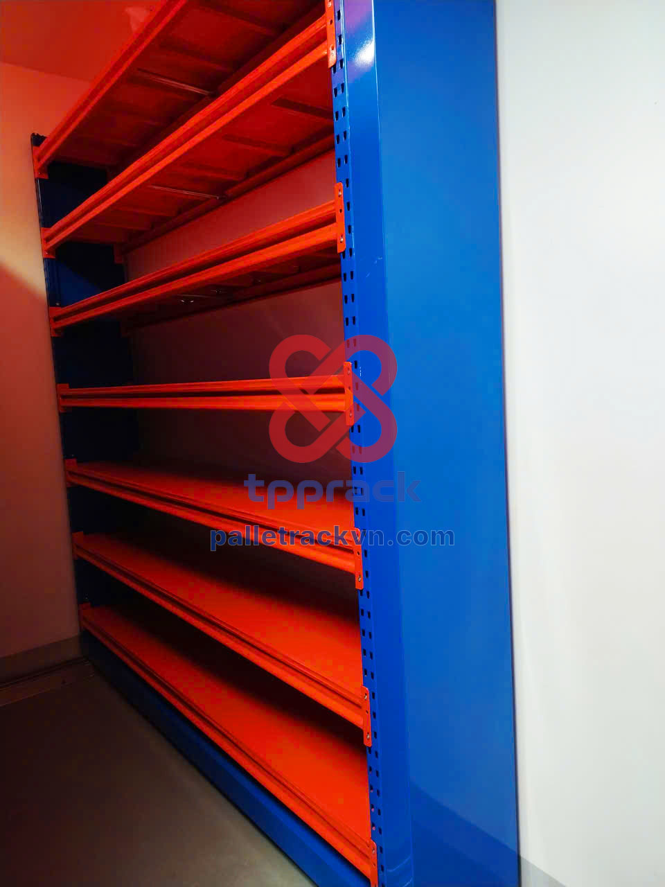 Kệ di động tối ưu không gian lưu trữ kho hàng