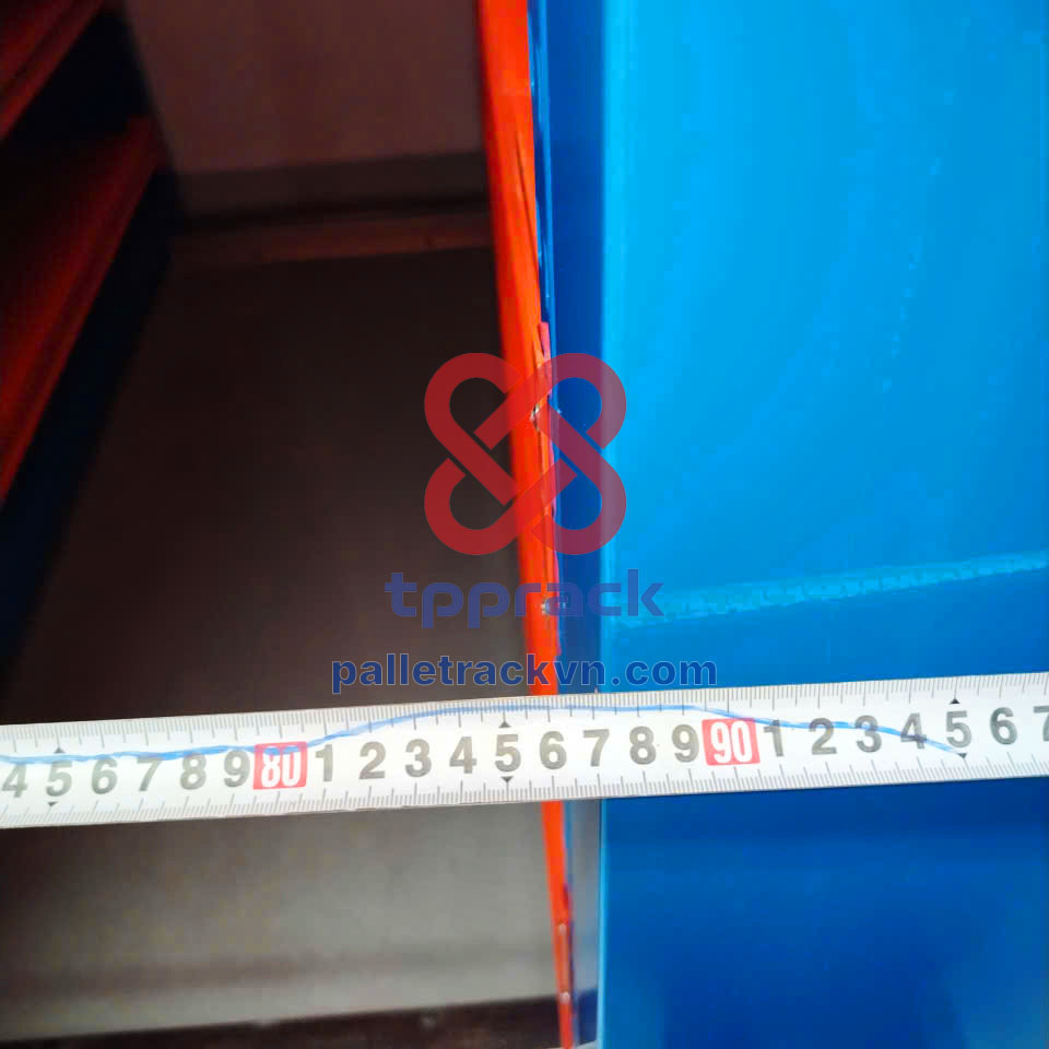 Kệ di động chứa hàng giúp tối ưu không gian kho