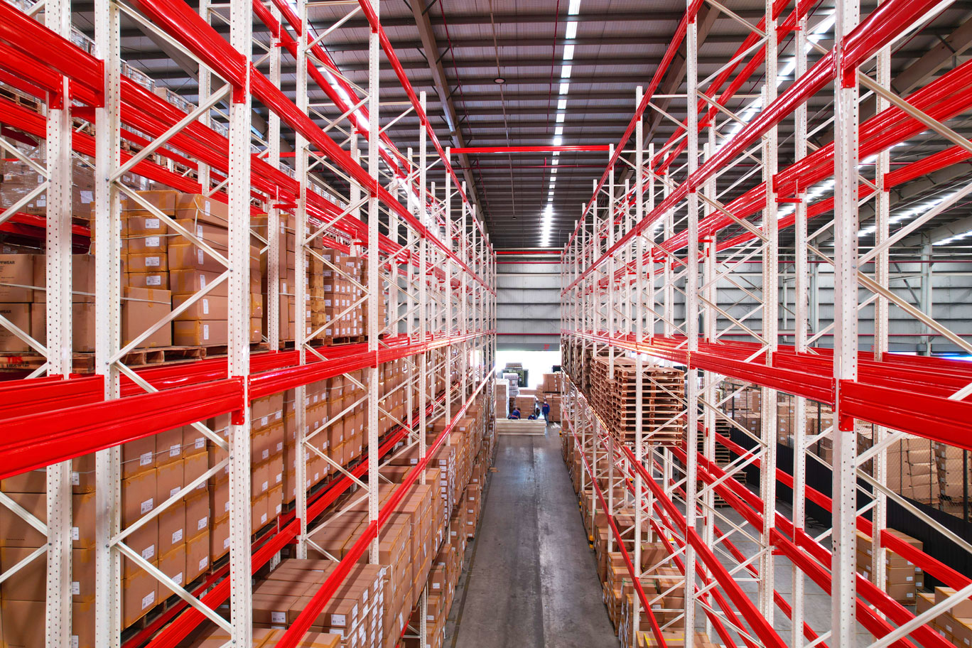 Kệ Selective lưu trữ pallet linh hoạt trong kho công nghiệp