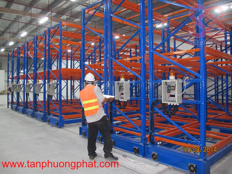 Warehouse là gì? Chức năng và vai trò trong chuỗi logistics