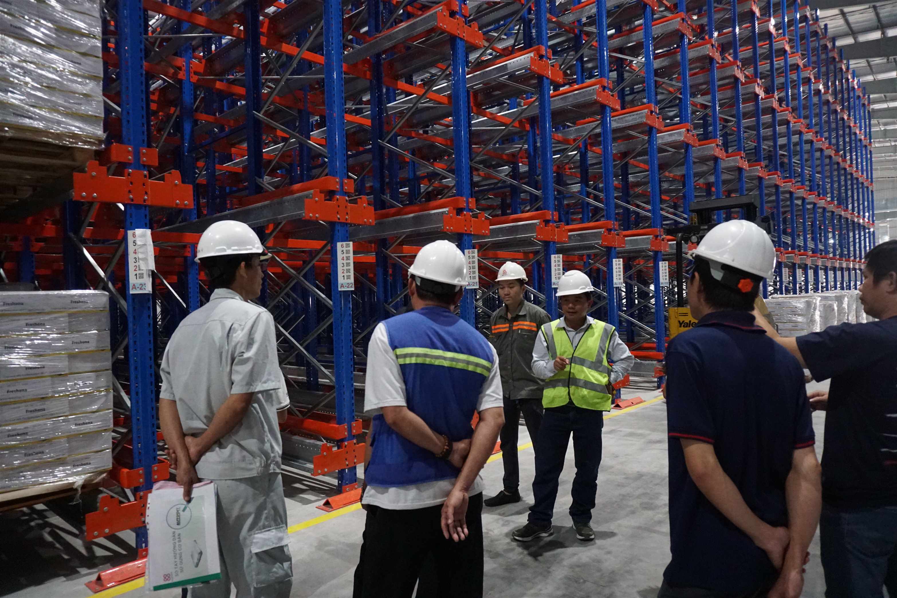 Cách nâng cao năng suất nhân viên kho mà không cần tăng nhân sự