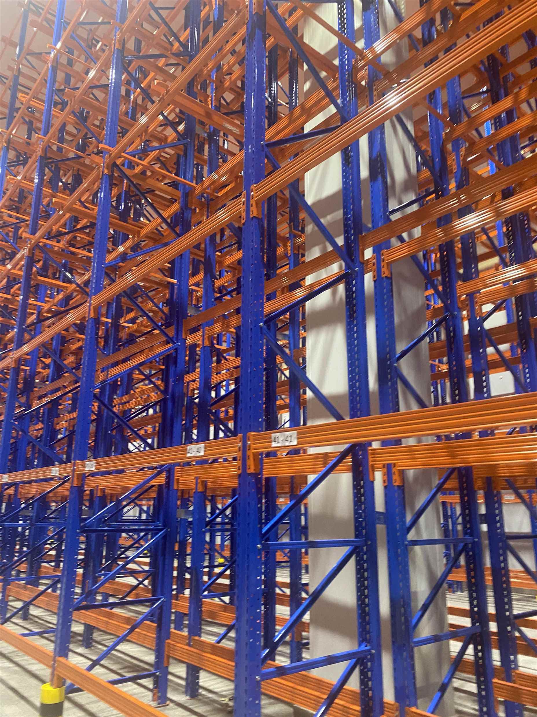 Kệ Drive In – Giải pháp lưu trữ pallet mật độ cao