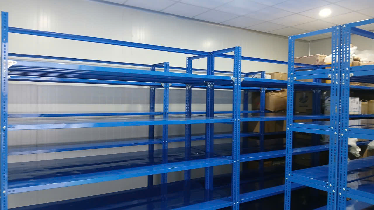 Kệ Thép V Đa Năng – Kệ Lắp Ghép Linh Hoạt Cho Kho Hàng