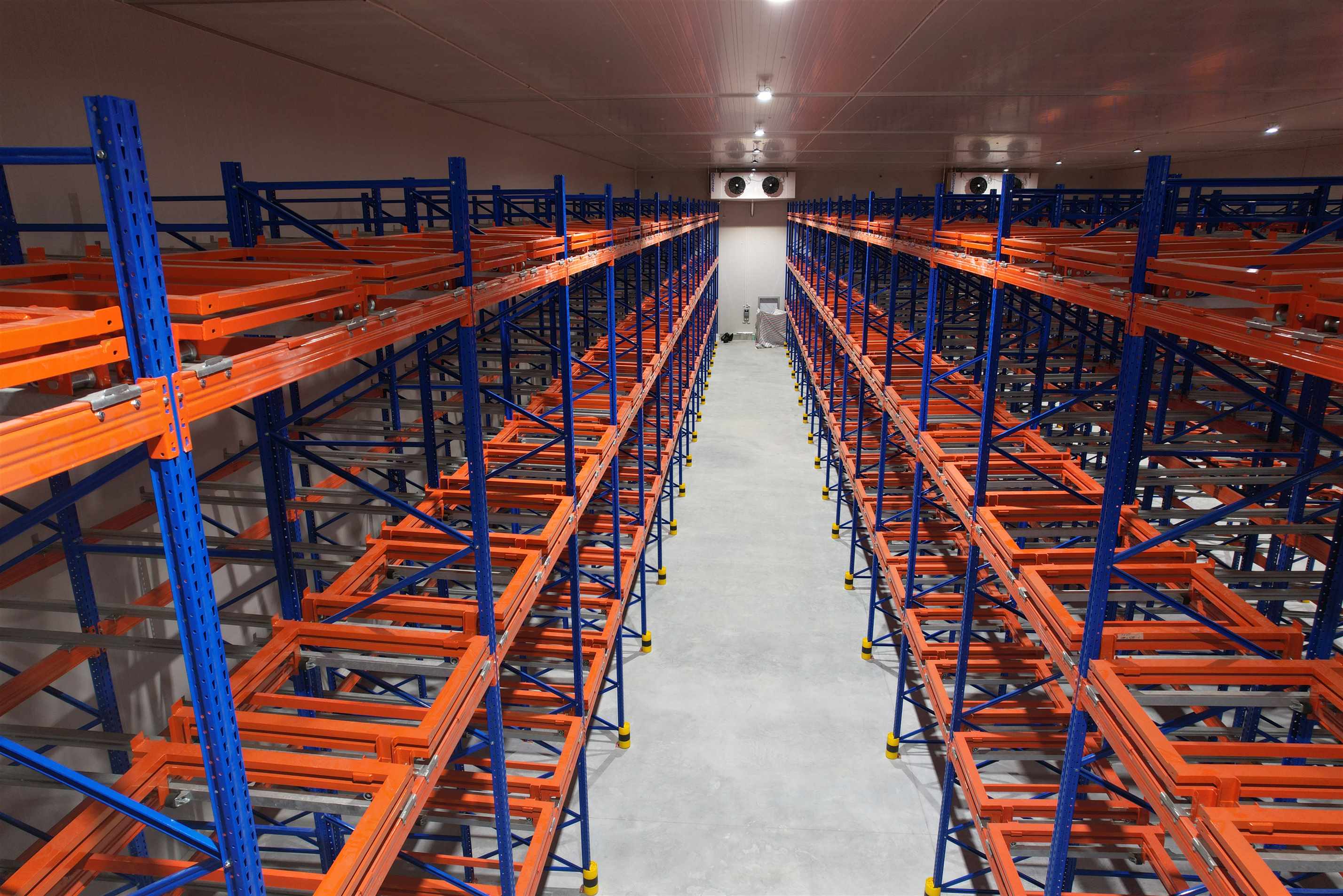 Kệ Pushback – Giải pháp lưu trữ pallet tối ưu diện tích kho