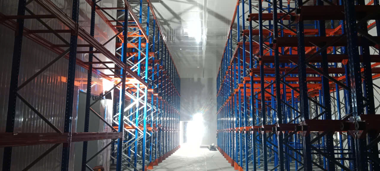 Kệ Drive In Nhà Kho – Tối Ưu Không Gian, Tăng Sức Chứa