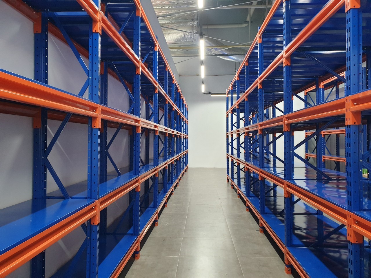Kệ Shuttle Rack Tân Phương Phát – Giải Pháp Lưu Trữ Pallet Tự Động Tối Ưu Diện Tích Kho